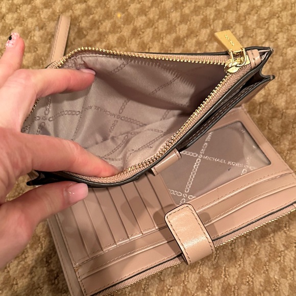 Michael Kors Blush Pink & Rose Gold Signature Wristlet Clutch - Picture 5 of 5